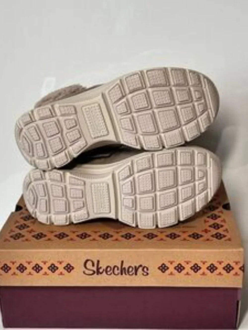Skechers zip closure